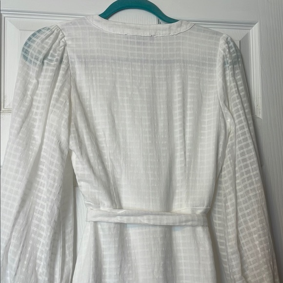 ABSOLUTELY adorable Lulu's White Babydoll Dress with Bishop Sleeves NEW - Picture 9 of 9